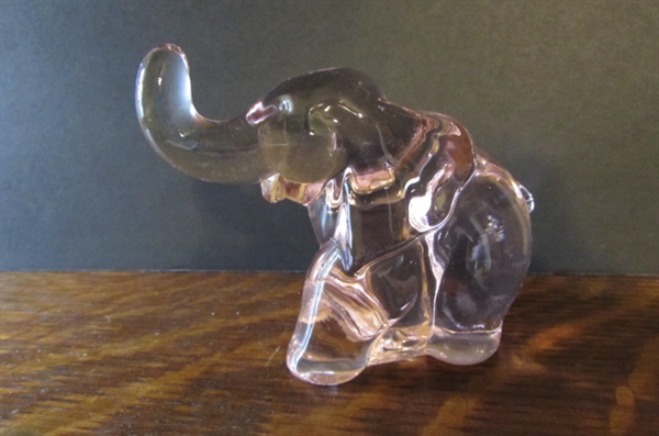 PINK GLASS ELEPHANT, PRETTY GLASS/CRYSTAL DECOR
