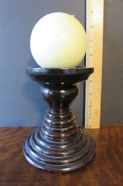 SMALL TOUCH LAMP & CANDLES