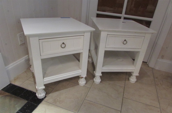 Pair of Night Stands * Match Previous Lot*