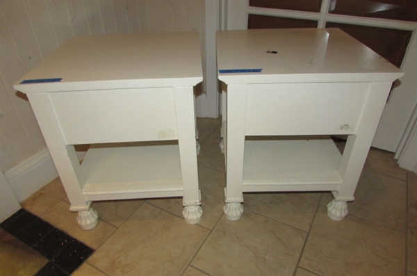Pair of Night Stands * Match Previous Lot*
