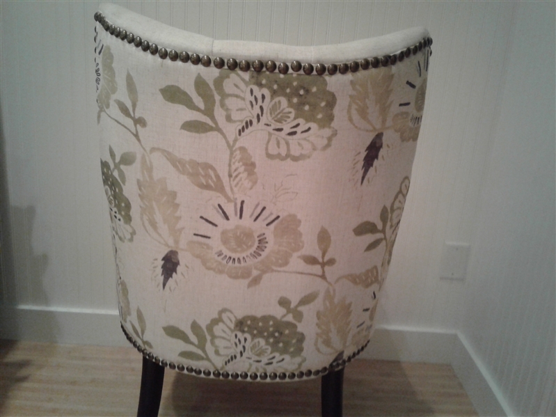 Cream Accent Chair With Nailheads and 2 Throw Pillows