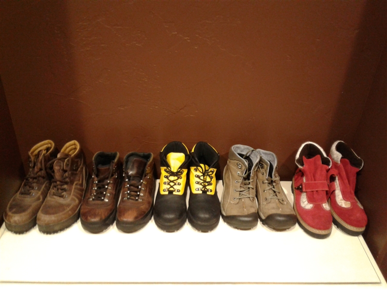 Women's Outdoor/Hiking Boots Size 9- Birkenstock, Keen and more