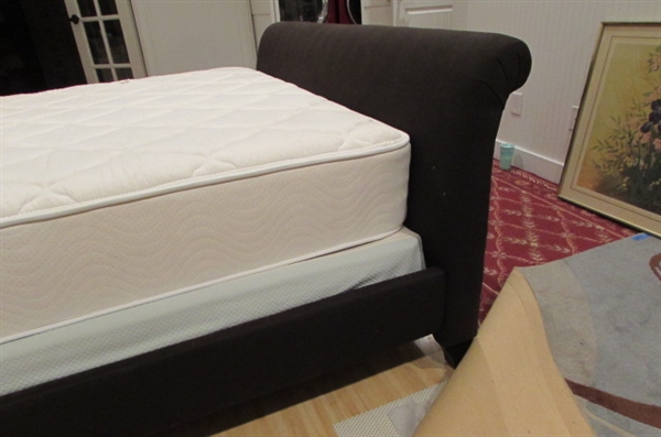 Queen Size Sleigh Bed w/Box Springs and Mattress