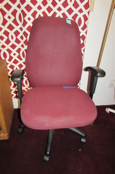 Maroon Office Chair W/Lamp
