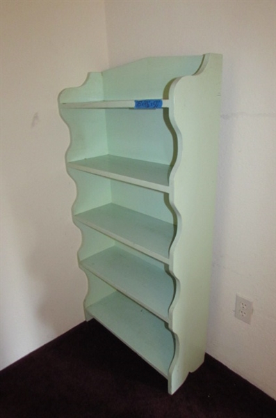5 Tier Bookshelf w/Lamp