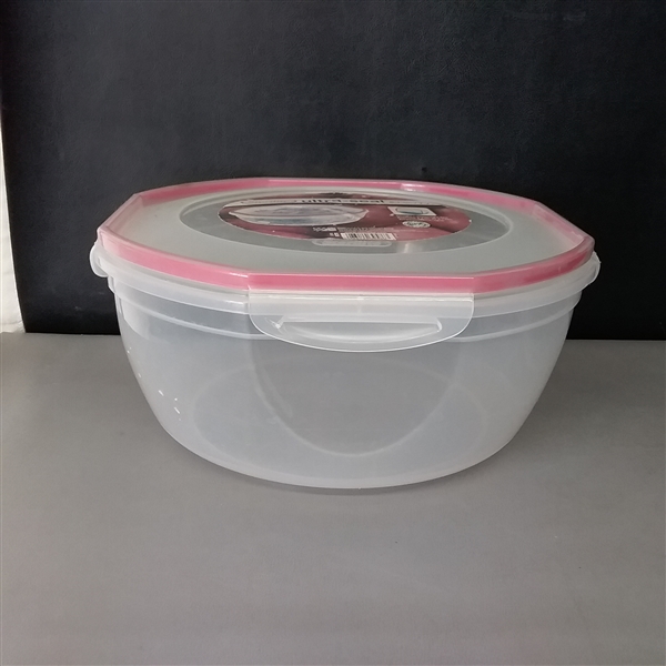 Plastic Rubbermaid and Sterilite Containers & Lids