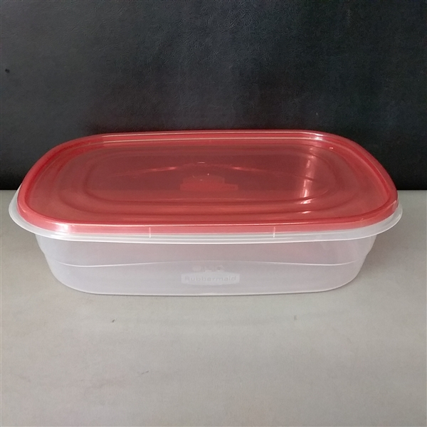 Plastic Rubbermaid and Sterilite Containers & Lids