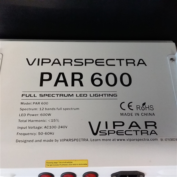 Viparspectra Full Spectrum LED PAR 600 Grow Light