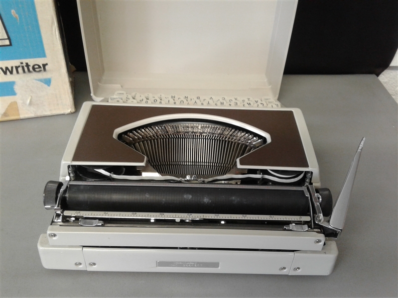 Vintage Royal Mercury Manual Typewriter