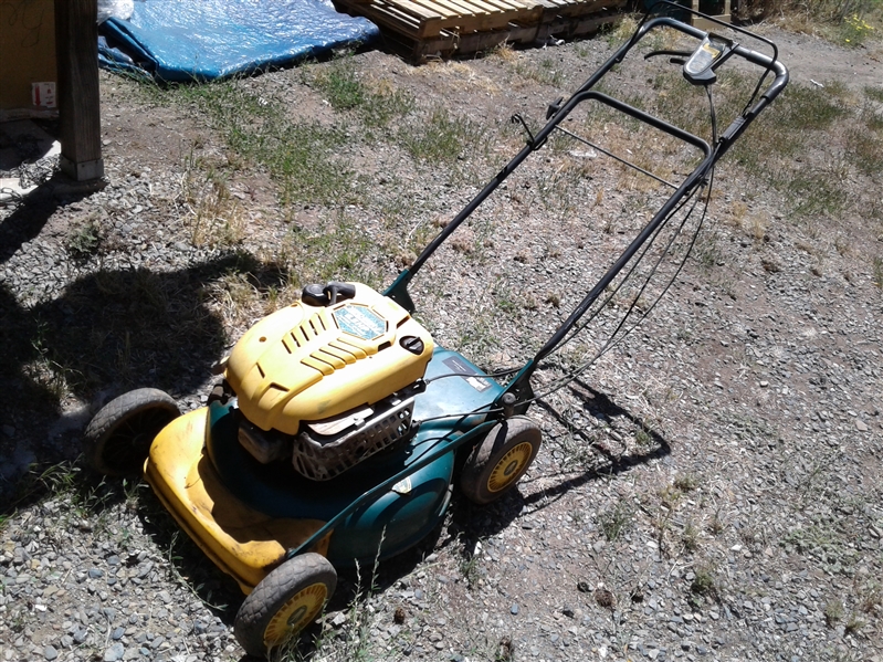 Yard Mate 21 Self Propelled Mower w/Bag