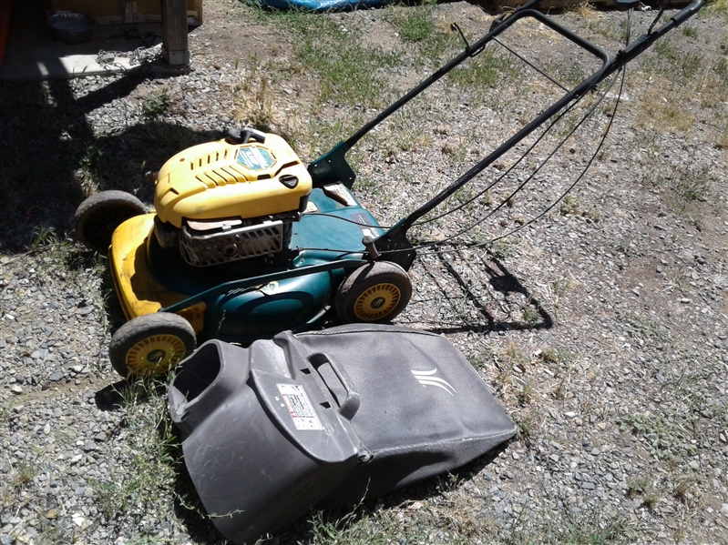 Yard Mate 21 Self Propelled Mower w/Bag