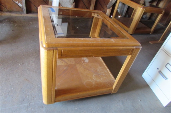 SOLID OAK SIDE TABLE WITH BEVELED SMOKE GLASS INSERT #3 *LOCATED AT THE PAYNE LANE ESTATE, YREKA*