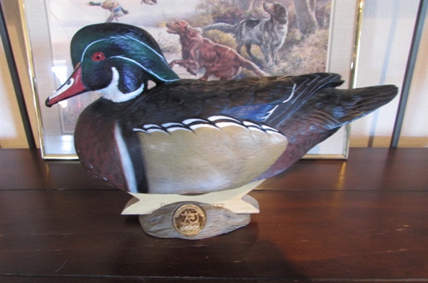 CARVED & HAND PAINTED WOODEN DUCKS & ARTWORK