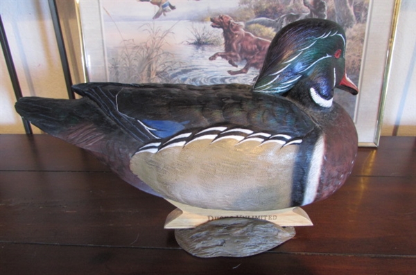 CARVED & HAND PAINTED WOODEN DUCKS & ARTWORK