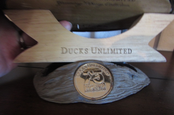 CARVED & HAND PAINTED WOODEN DUCKS & ARTWORK