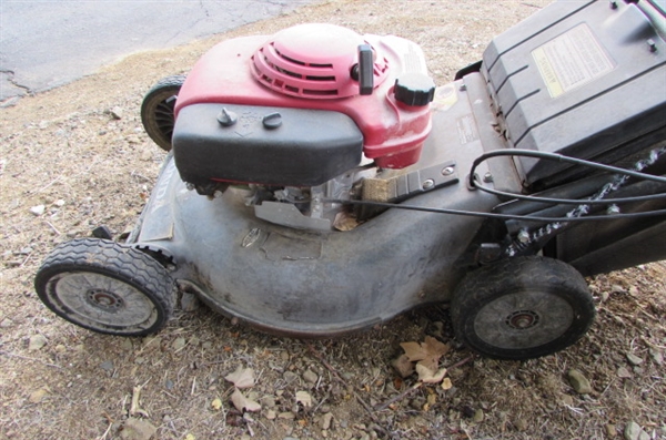 HONDA COMMERCIAL MOWER WITH REAR BAG/2 BROADCAST SPREADERS