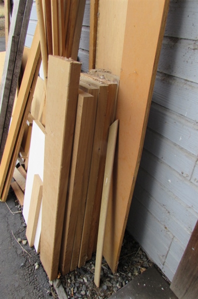 ASSORTED SCRAP WOOD & PLYWOOD PIECE