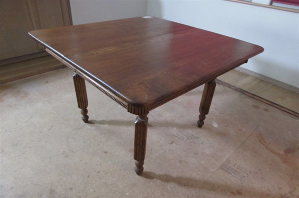 ANTIQUE WOOD DINING TABLE