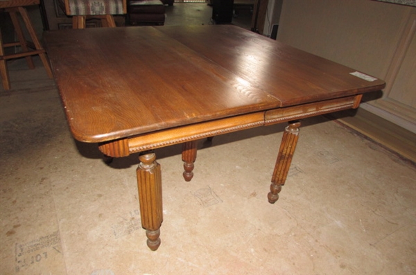 ANTIQUE WOOD DINING TABLE