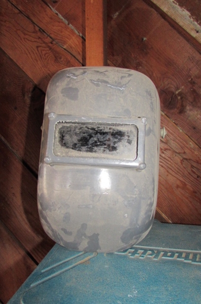 MAKITA DRILL DRIVER, WELDING HELMET & MORE *LOCATED AT THE PAYNE LANE ESTATE*