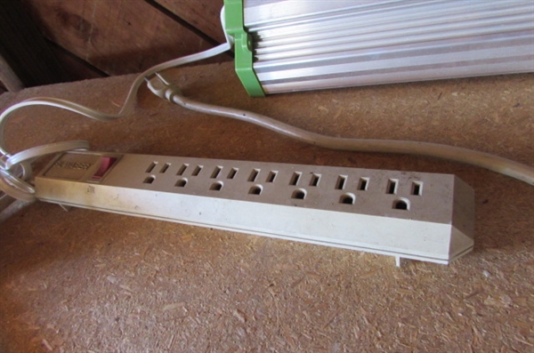 SMALL UNDERCOUNTER LED LIGHT, POWER STRIP & TIMER *LOCATED AT THE PAYNE LANE ESTATE*