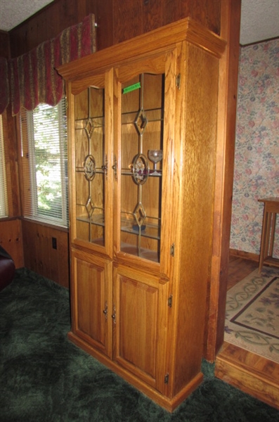 SMALL OAK CHINA CABINET WITH LEADED GLASS DOORS  *LOCATED AT MONTAGUE ESTATE*