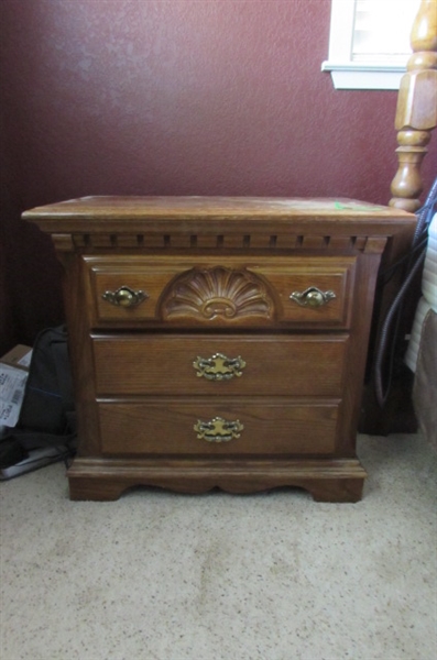 VINTAGE 2-DRAWER NIGHTSTAND #1 *LOCATED AT MONTAGUE ESTATE*