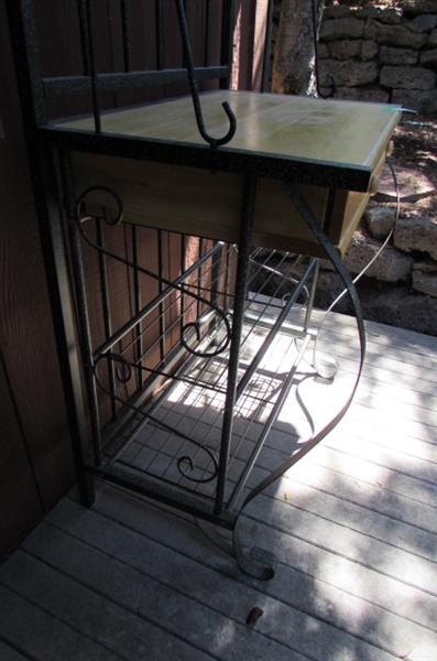 METAL & WOOD BAKERS RACK/GARDEN BENCH *LOCATED AT MONTAGUE ESTATE*