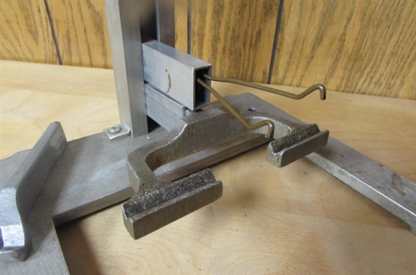 PANAVISE WITH NYLON JAWS & ALUMINUM FITZ ALL CLAMP VISE