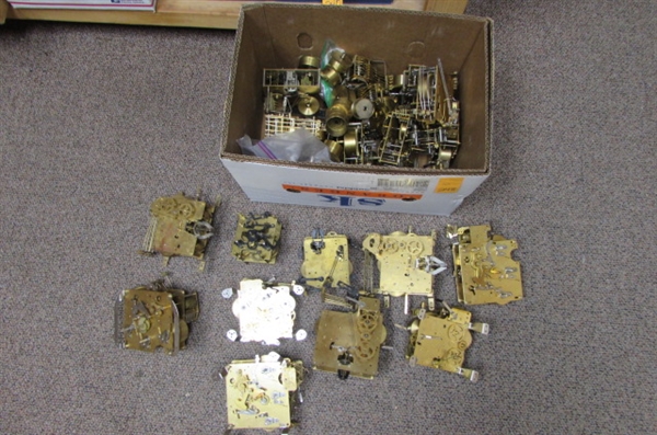 ASSORTED MODERN CLOCK MOVEMENTS FOR PARTS/REPAIR