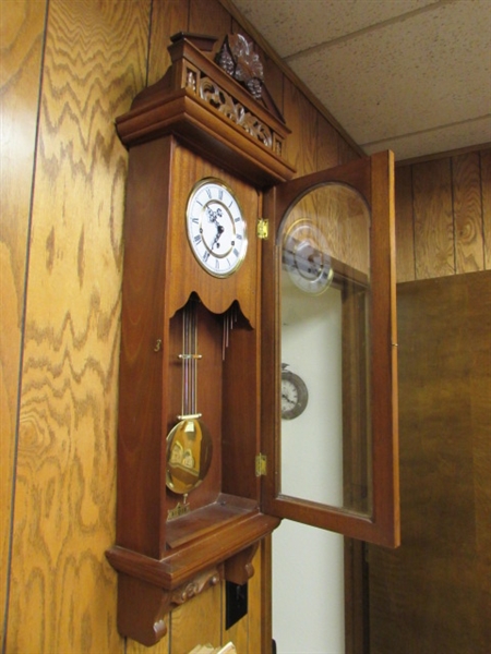 WESTMINSTER CHIME WALL CLOCK - TIME/STRIKE/CHIME