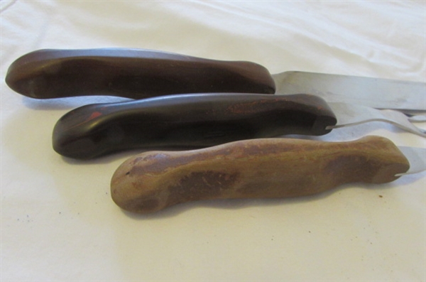 CUTCO KNIVES, FORKS AND HOLDERS *ESTATE*