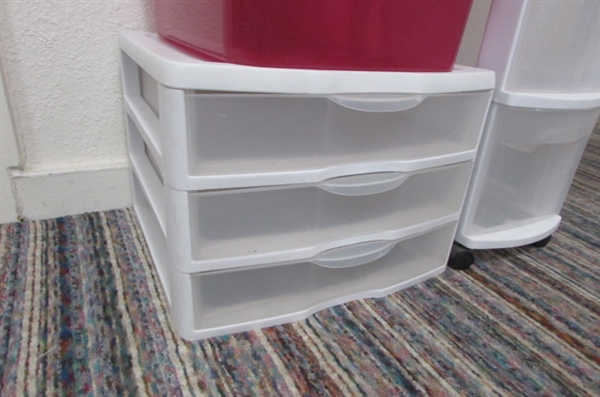 ASSORTED STORAGE DRAWERS AND SMALL TUBS *ESTATE*