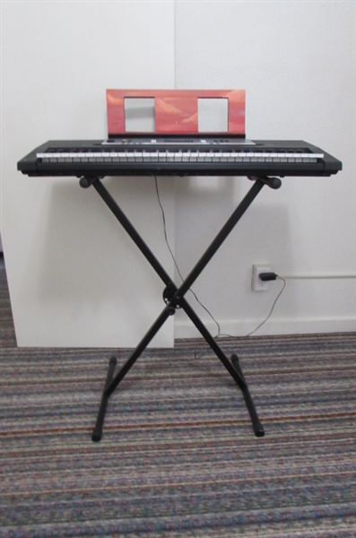 YAMAHA ELECTRIC KEYBOARD WITH STAND *ESTATE*