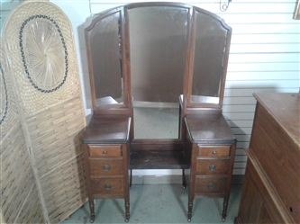 Antique Hawthorne Furniture Vanity 