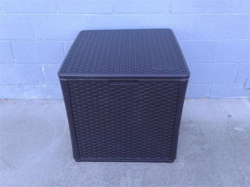 Suncast 60-Gallon Medium Deck Box