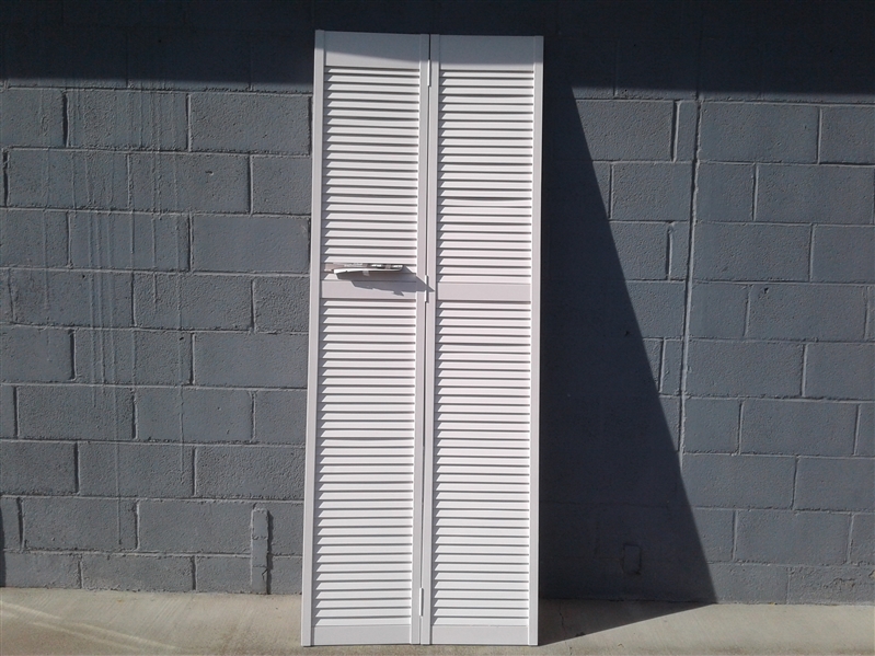 ReliaBilt White Prefinished Full Louver Bifold Closet Door