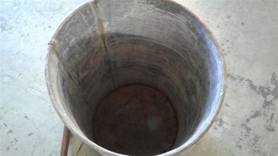 40 Gallon Galvanized Barrel with Lid