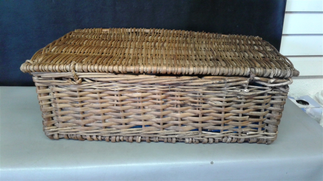 Vintage Churchill Picnic Basket