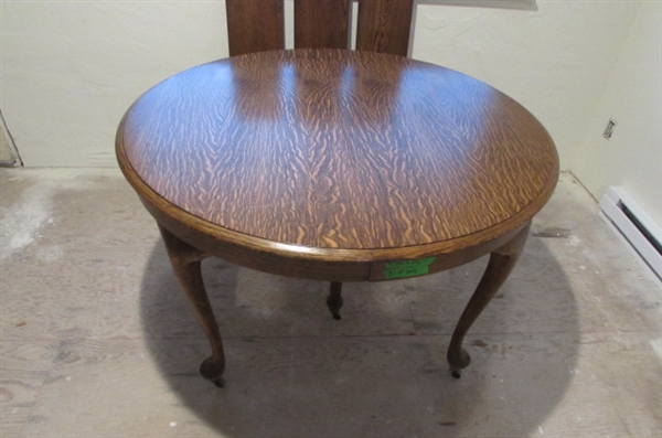 ANTIQUE OAK DINING TABLE WITH EXTENSIONS