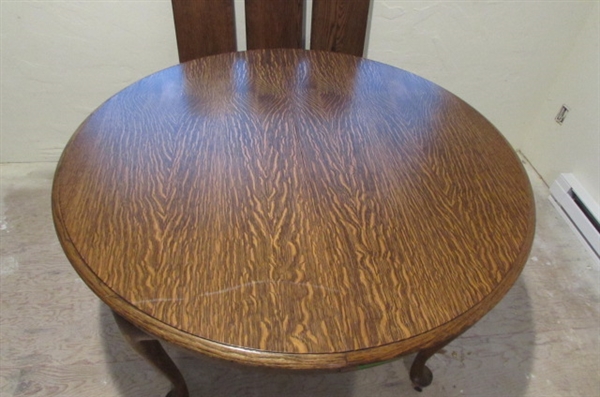 ANTIQUE OAK DINING TABLE WITH EXTENSIONS