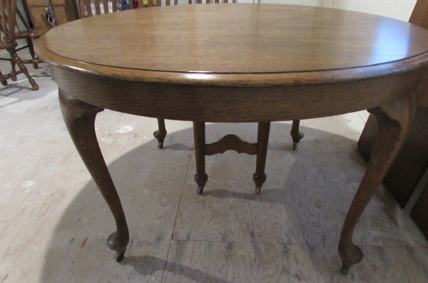 ANTIQUE OAK DINING TABLE WITH EXTENSIONS