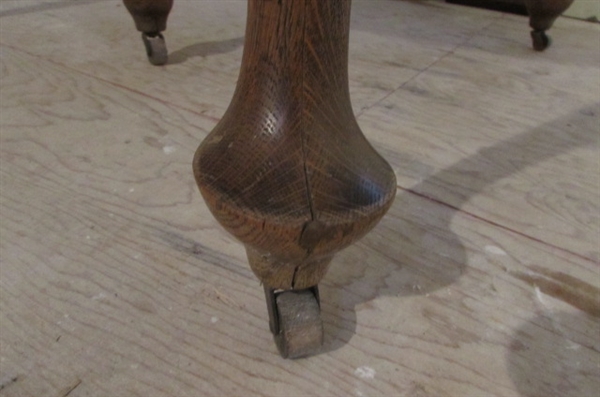 ANTIQUE OAK DINING TABLE WITH EXTENSIONS