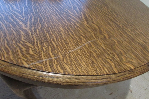 ANTIQUE OAK DINING TABLE WITH EXTENSIONS