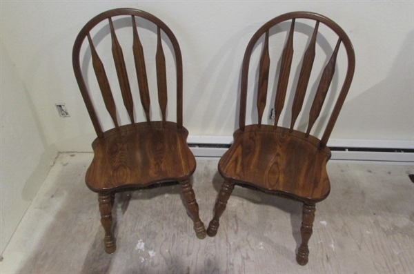 PAIR OF OAK DINING CHAIRS