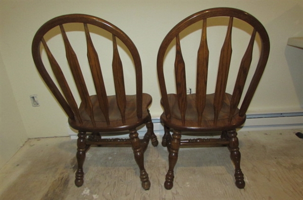 PAIR OF OAK DINING CHAIRS