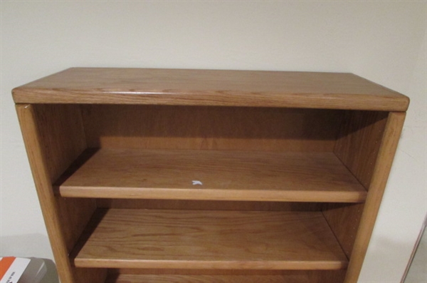 5' OAK BOOKSHELF