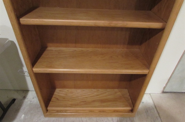 5' OAK BOOKSHELF