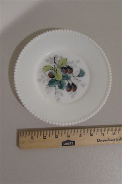 UNIQUE VINTAGE PORCELAIN PIECE & A VARIETY OF DECORATIVE PLATES