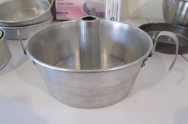 VARIOUS CAKE PANS AND DECORATING ITEMS